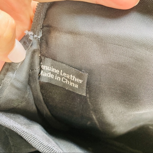 Vintage Perry Ellis | Genuine Leather Black Briefcase - Picture 5 of 7